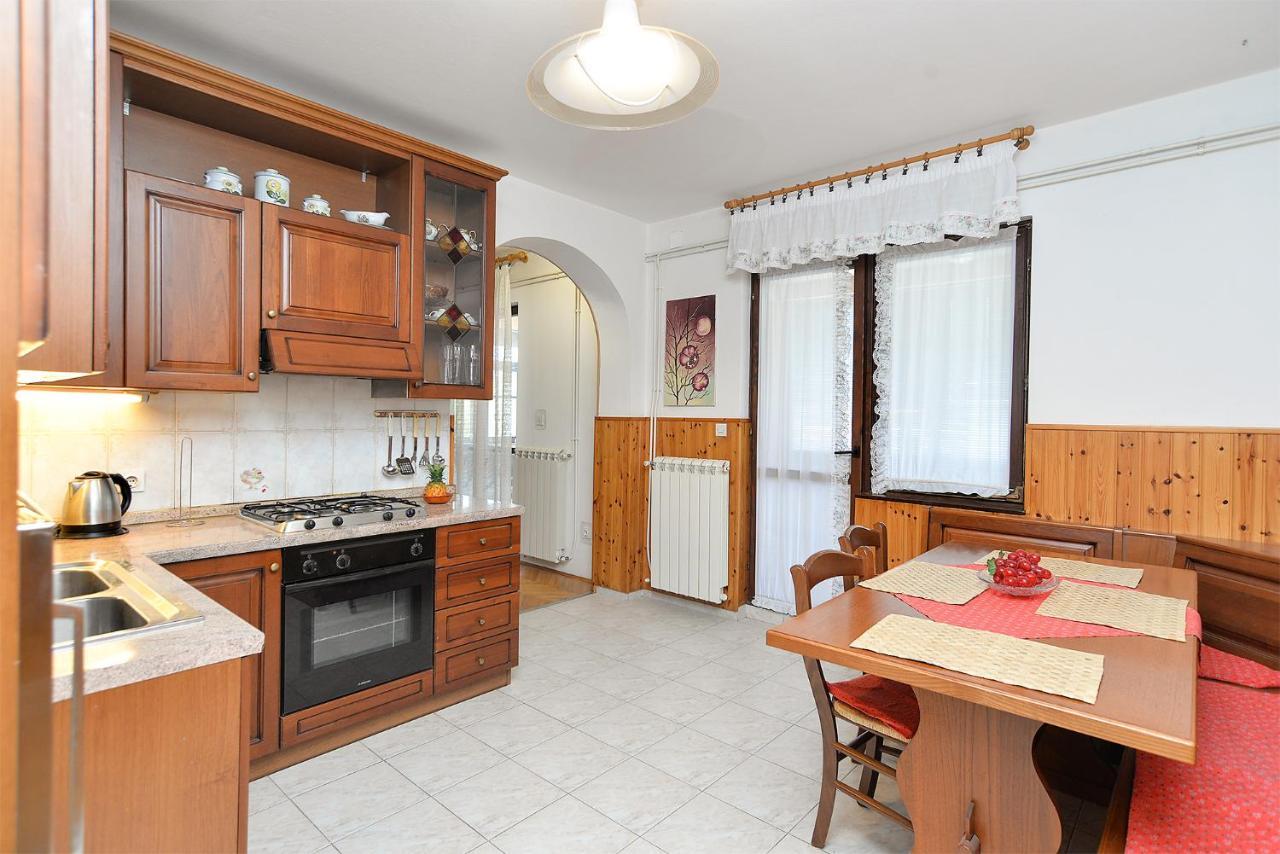 Apartments Irena 531 Пула Екстериор снимка