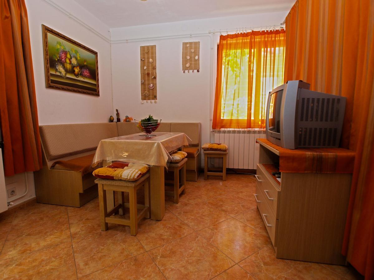 Apartments Irena 531 Пула Екстериор снимка